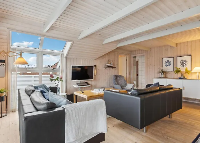 Feriehus Amazing In With Sauna